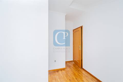 Apartamento T2+1 Duplex com varanda e vista mar em Canidelo, Vila Nova de Gaia