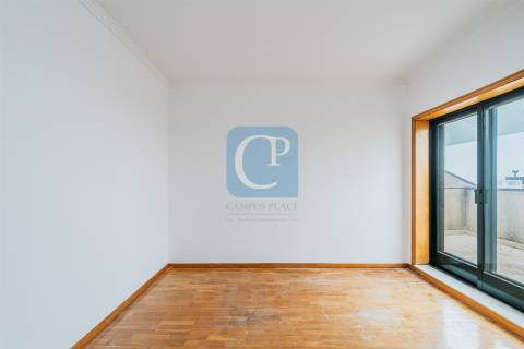 Apartamento T2+1 Duplex com varanda e vista mar em Canidelo, Vila Nova de Gaia