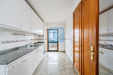 Apartamento T2+1 Duplex com varanda e vista mar em Canidelo, Vila Nova de Gaia