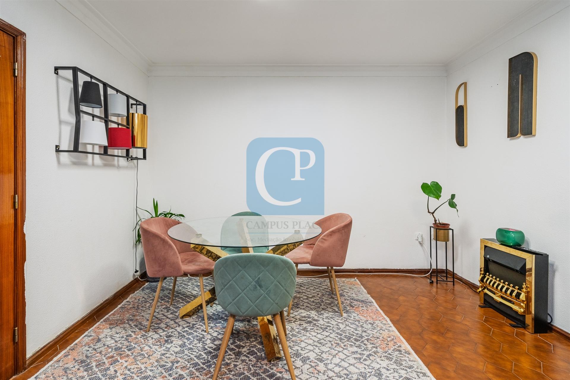 Apartamento T2 à Avenida da Conduta em Gondomar