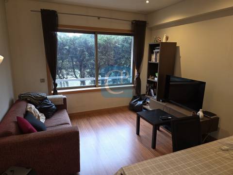 Apartamento T2 Kit mobilado e equipado junto ao Hotel Áxis