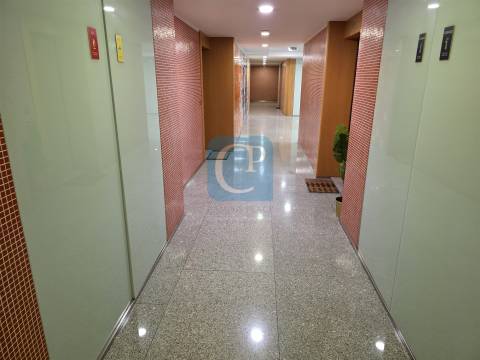 Apartamento T2 Kit mobilado e equipado junto ao Hotel Áxis