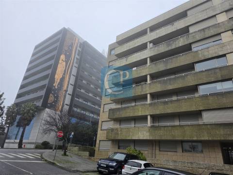 Apartamento T2 Kit mobilado e equipado junto ao Hotel Áxis