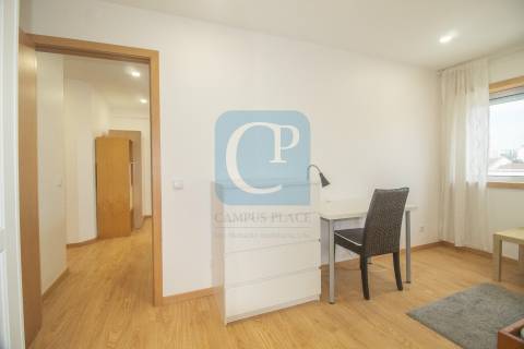 Apartamento T3 renovado com terraço, ao ISCAP e 900mts H.S.João