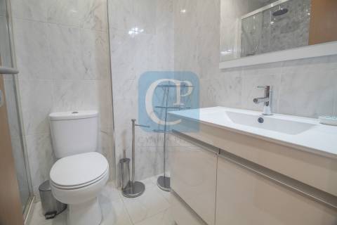 Apartamento T3 renovado com terraço, ao ISCAP e 900mts H.S.João