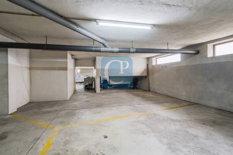 Apartamento T2 equipado na zona da Vilarinha, Aldoar, Porto