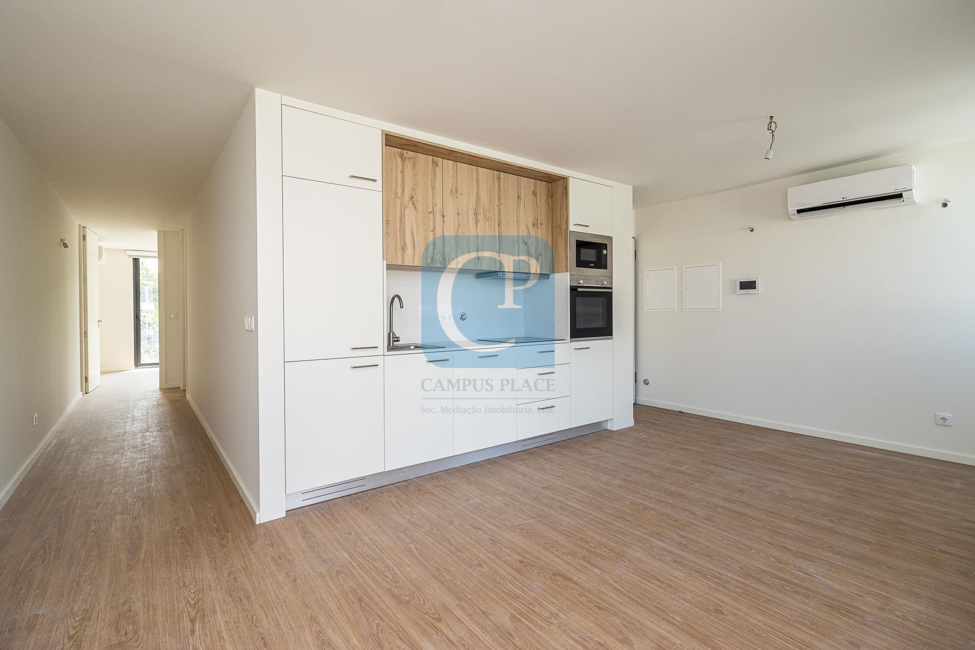 Apartamento T1Kit novo, em frente ao Hospital São João