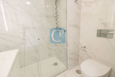 Apartamento T1Kit novo, em frente ao Hospital São João