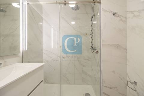 Apartamento T1Kit novo, em frente ao Hospital São João