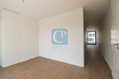 Apartamento T1Kit novo, em frente ao Hospital São João