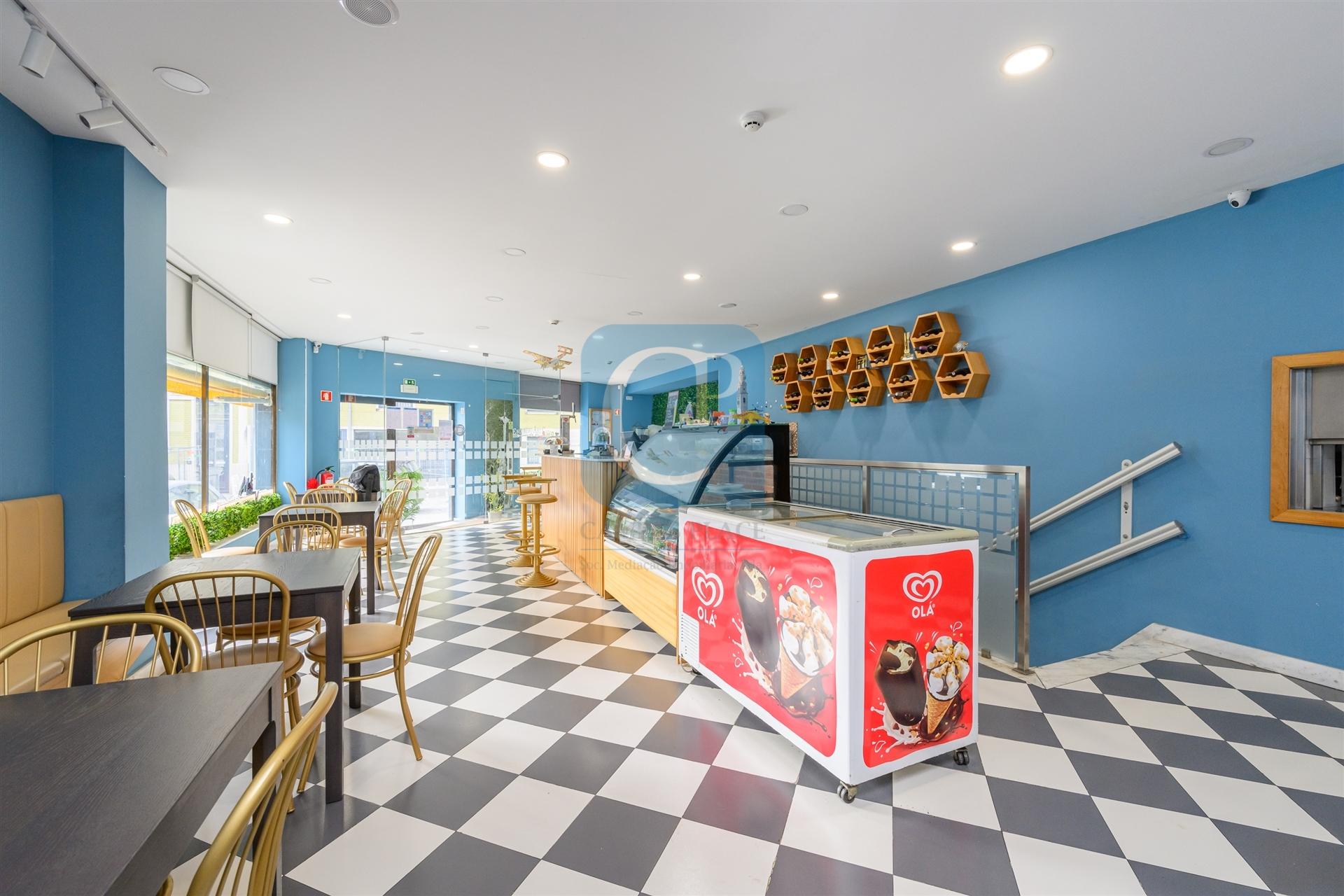 Loja/Restaurante à Rua Santos Pousada, Bonfim, Porto