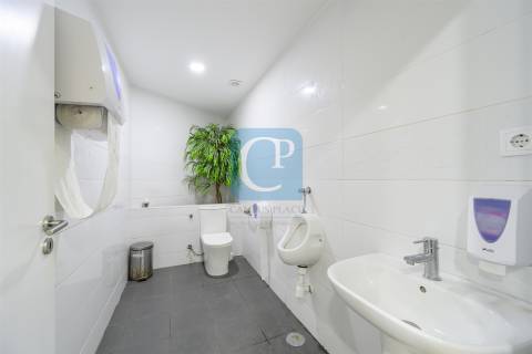 Loja/Restaurante à Rua Santos Pousada, Bonfim, Porto