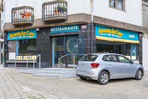 Loja/Restaurante à Rua Santos Pousada, Bonfim, Porto