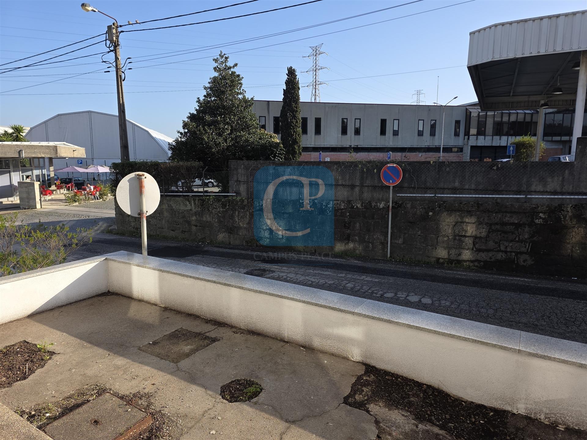 Apartamento T2 renovado em São Mamede Infesta e Senhora da Hora