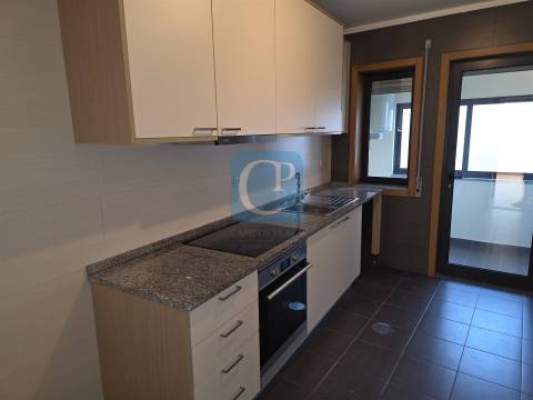 Apartamento T2 renovado em São Mamede Infesta e Senhora da Hora