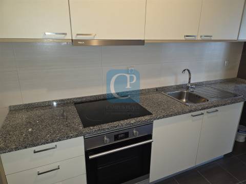 Apartamento T2 renovado em São Mamede Infesta e Senhora da Hora