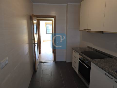 Apartamento T2 renovado em São Mamede Infesta e Senhora da Hora