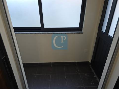 Apartamento T2 renovado em São Mamede Infesta e Senhora da Hora