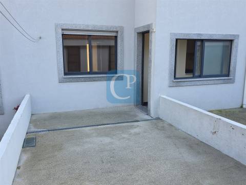 Apartamento T2 renovado em São Mamede Infesta e Senhora da Hora