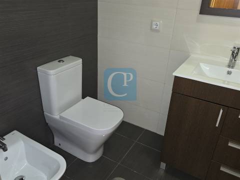 Apartamento T2 renovado em São Mamede Infesta e Senhora da Hora