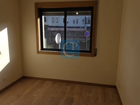 Apartamento T2 renovado em São Mamede Infesta e Senhora da Hora