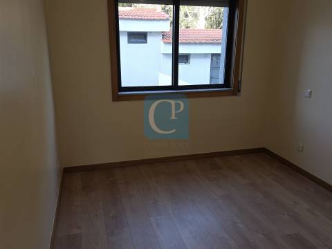 Apartamento T2 renovado em São Mamede Infesta e Senhora da Hora