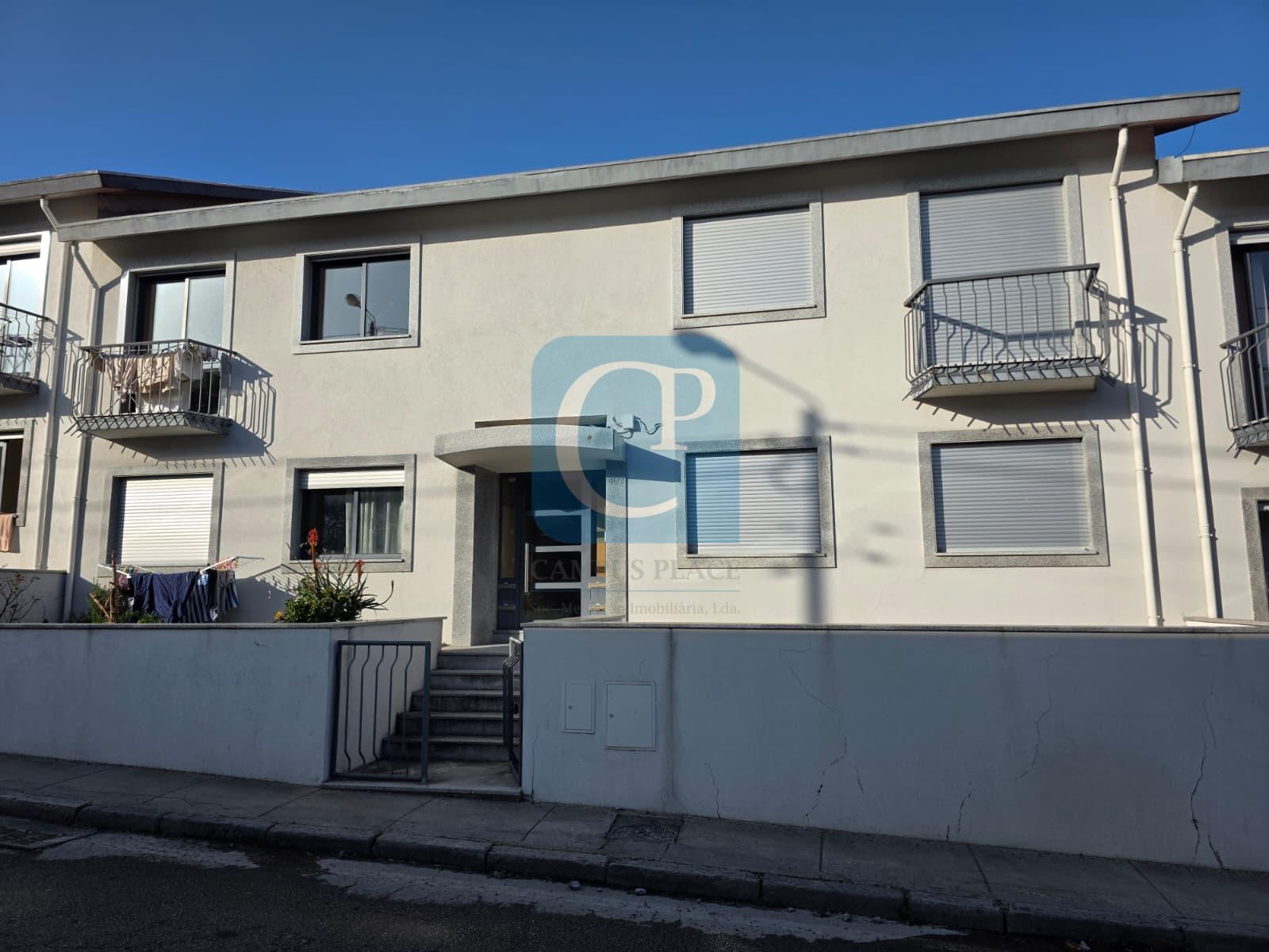 Apartamento T2 renovado em São Mamede Infesta e Senhora da Hora