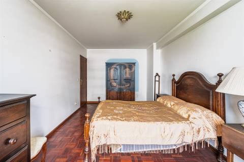 Apartamento T2 em Paranhos junto ao metro de Salgueiros