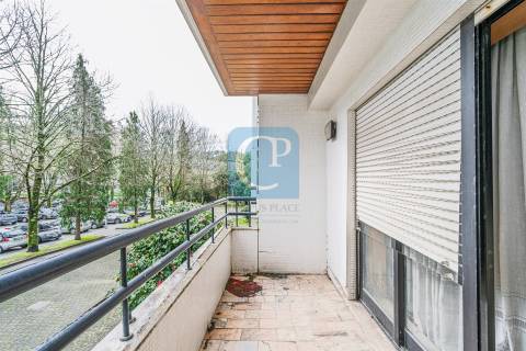 Apartamento T2 em Paranhos junto ao metro de Salgueiros