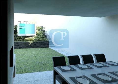 Moradia V5 para remodelação em Paranhos, Porto