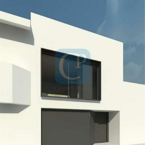 Moradia V5 para remodelação em Paranhos, Porto