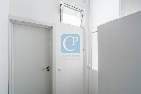 Moradia V2 remodelada em Paranhos, Porto