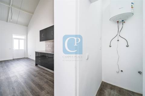 Moradia V2 remodelada em Paranhos, Porto