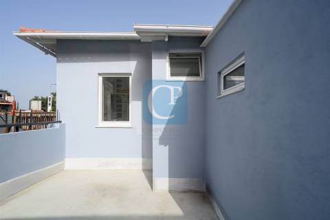 Moradia V2 remodelada em Paranhos, Porto