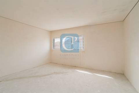 Moradia V3 em fase de acabamento em Guifões