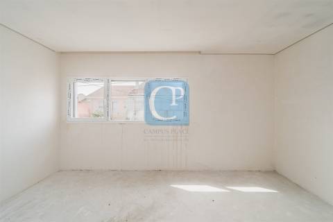 Moradia V3 em fase de acabamento em Guifões