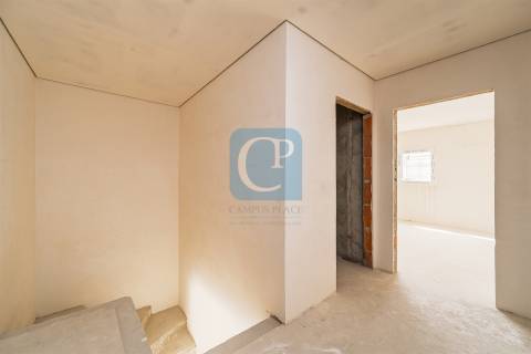 Moradia V3 em fase de acabamento em Guifões