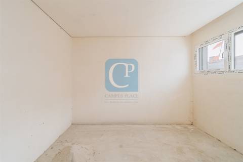 Moradia V3 em fase de acabamento em Guifões