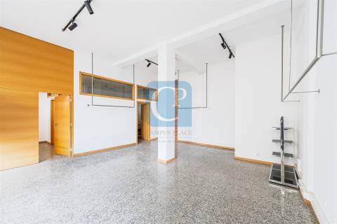 Loja para serviços em Aveiro, Santa Maria da Feira