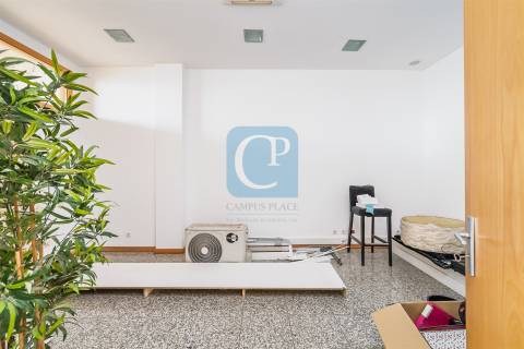 Loja para serviços em Aveiro, Santa Maria da Feira