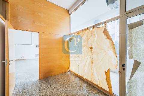 Loja para serviços em Aveiro, Santa Maria da Feira