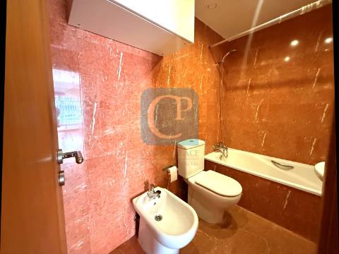 Apartamento T2 em condomínio fechado com piscina em Matosinhos