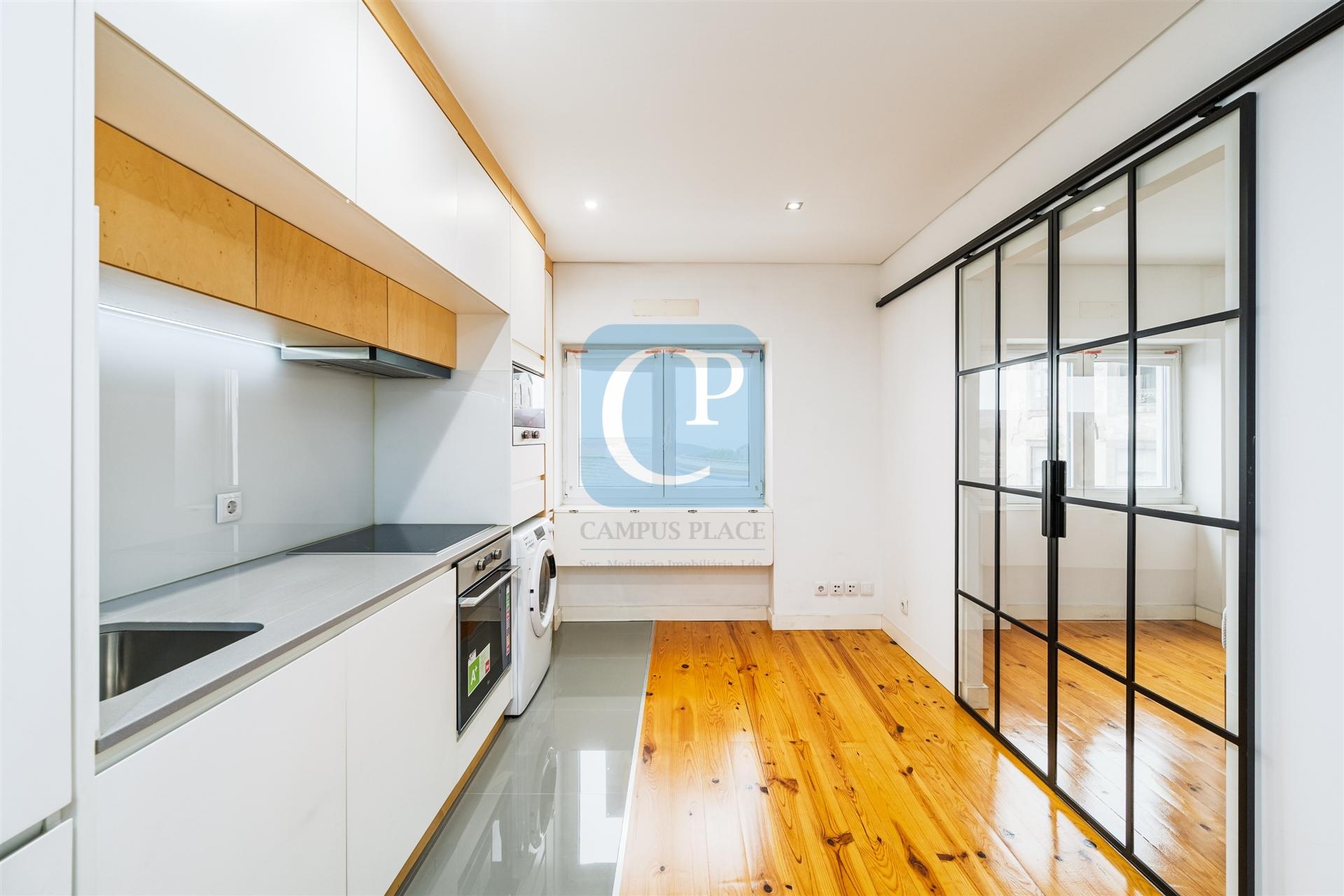 Apartamento T0 mobilado e equipado em Campanhã, Porto