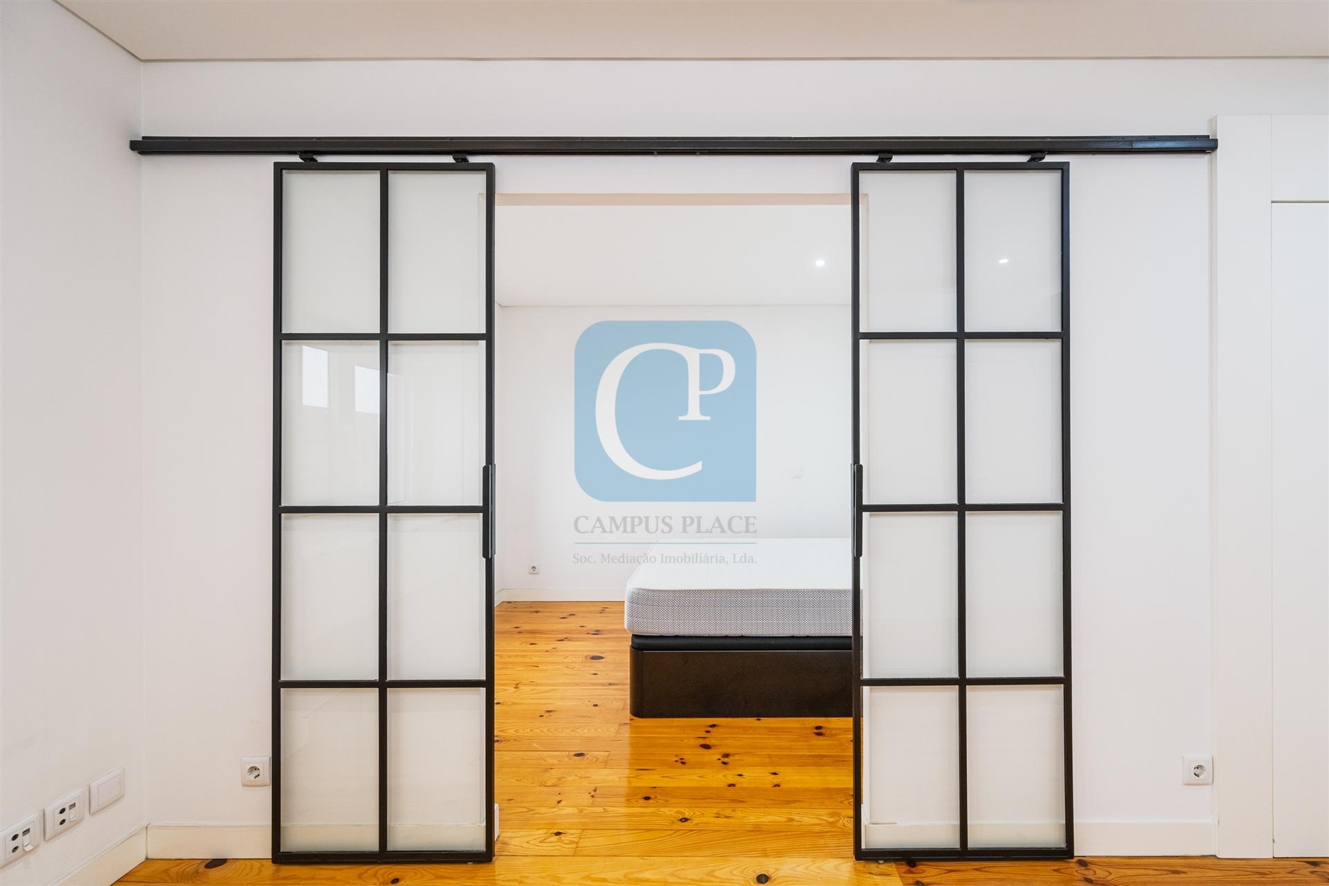 Apartamento T0 mobilado e equipado em Campanhã, Porto