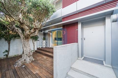 Moradia T4 em condomínio de luxo com piscina, Leça da Palmeira