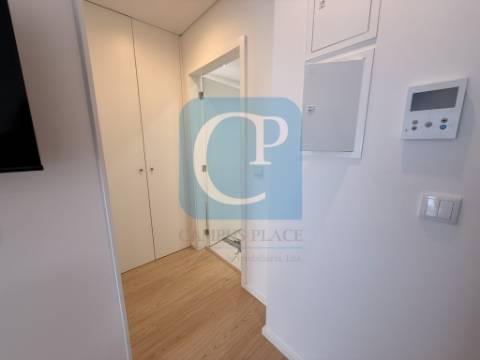 Apartamento T0 com varanda e garagem em Leça da Palmeira