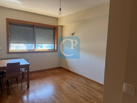 Apartamento T1Kit, junto ao Hotel Áxis, São Mamede Infesta