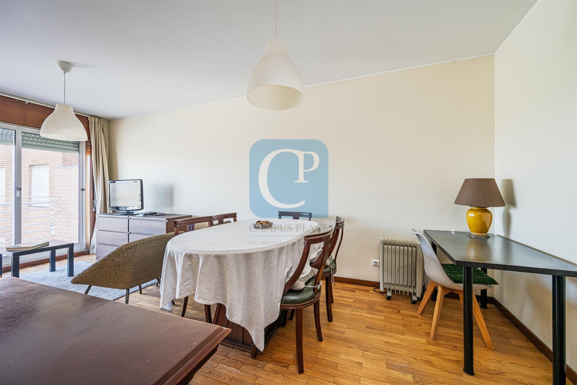 Apartamento T1 mobilado e equipado, junto ao Hospital de São João