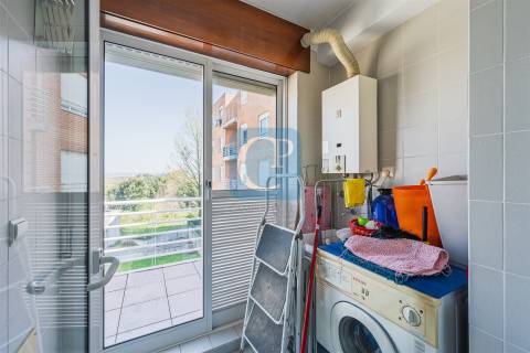 Apartamento T1 mobilado e equipado, junto ao Hospital de São João