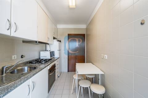 Apartamento T1 mobilado e equipado, junto ao Hospital de São João